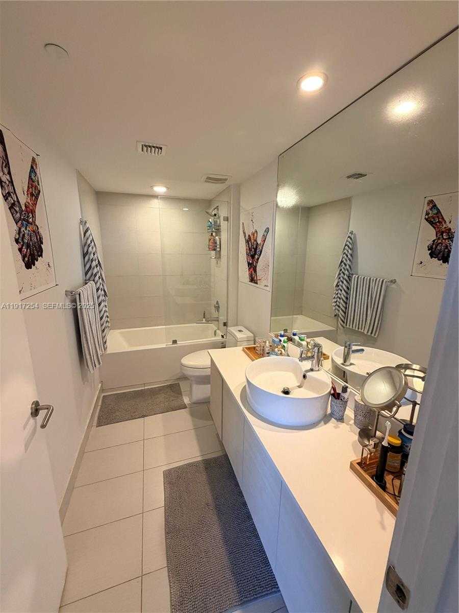 Small Image of 4250 BISCAYNE BLVD #902, Miami Number 18