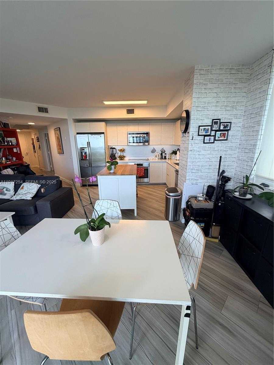 Small Image of 4250 BISCAYNE BLVD #902, Miami Number 20