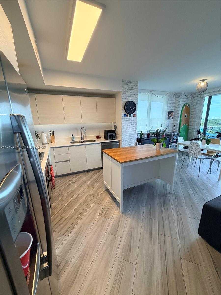 Small Image of 4250 BISCAYNE BLVD #902, Miami Number 7