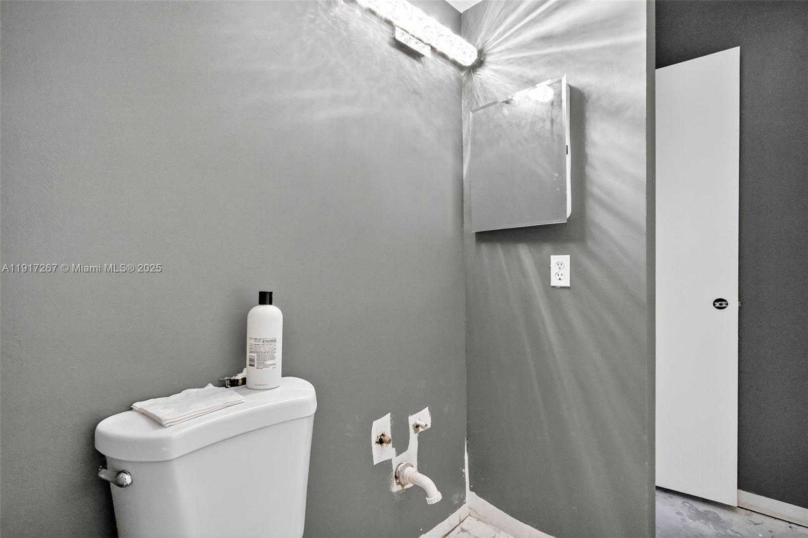 Small Image of 11053 SOUTH WEST 113TH PL, Miami Number 15