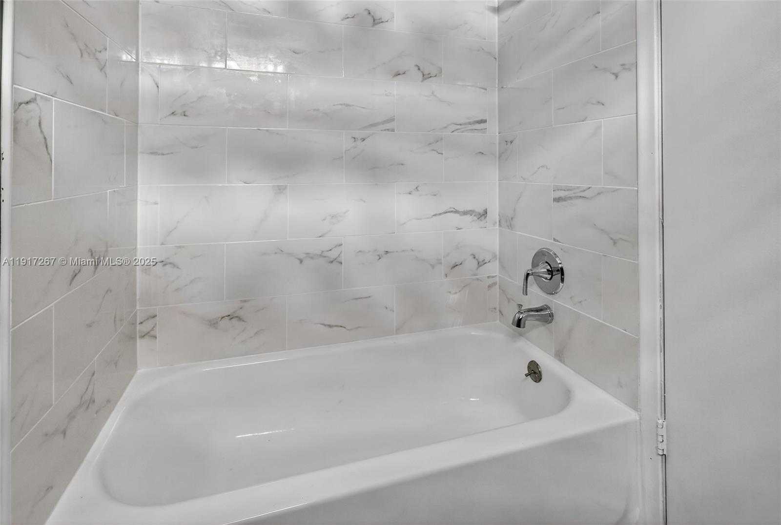 Small Image of 11053 SOUTH WEST 113TH PL, Miami Number 16