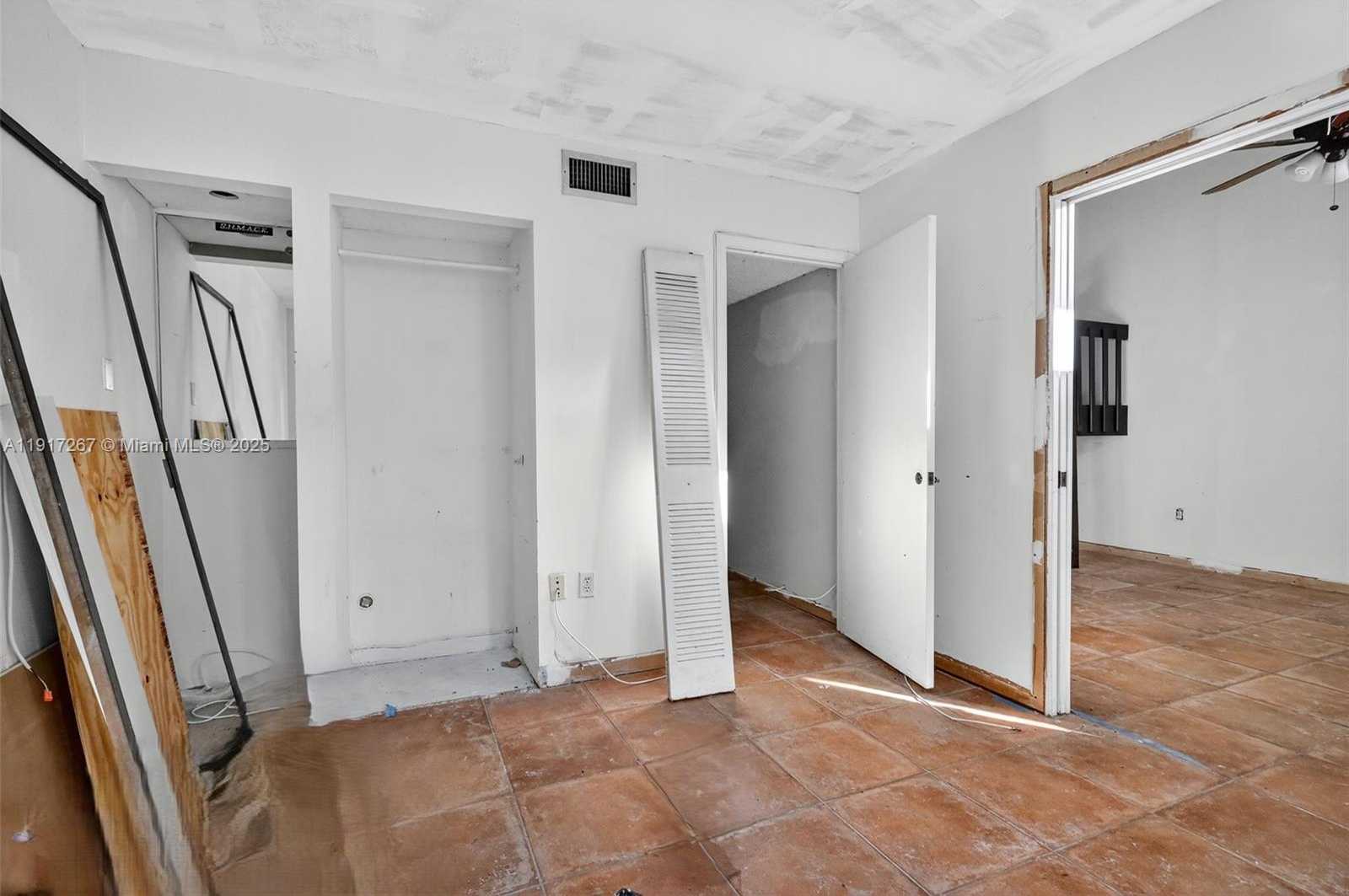 Small Image of 11053 SOUTH WEST 113TH PL, Miami Number 20