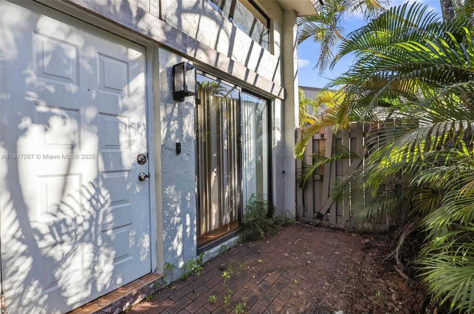 Small Image of 11053 SOUTH WEST 113TH PL, Miami Number 22