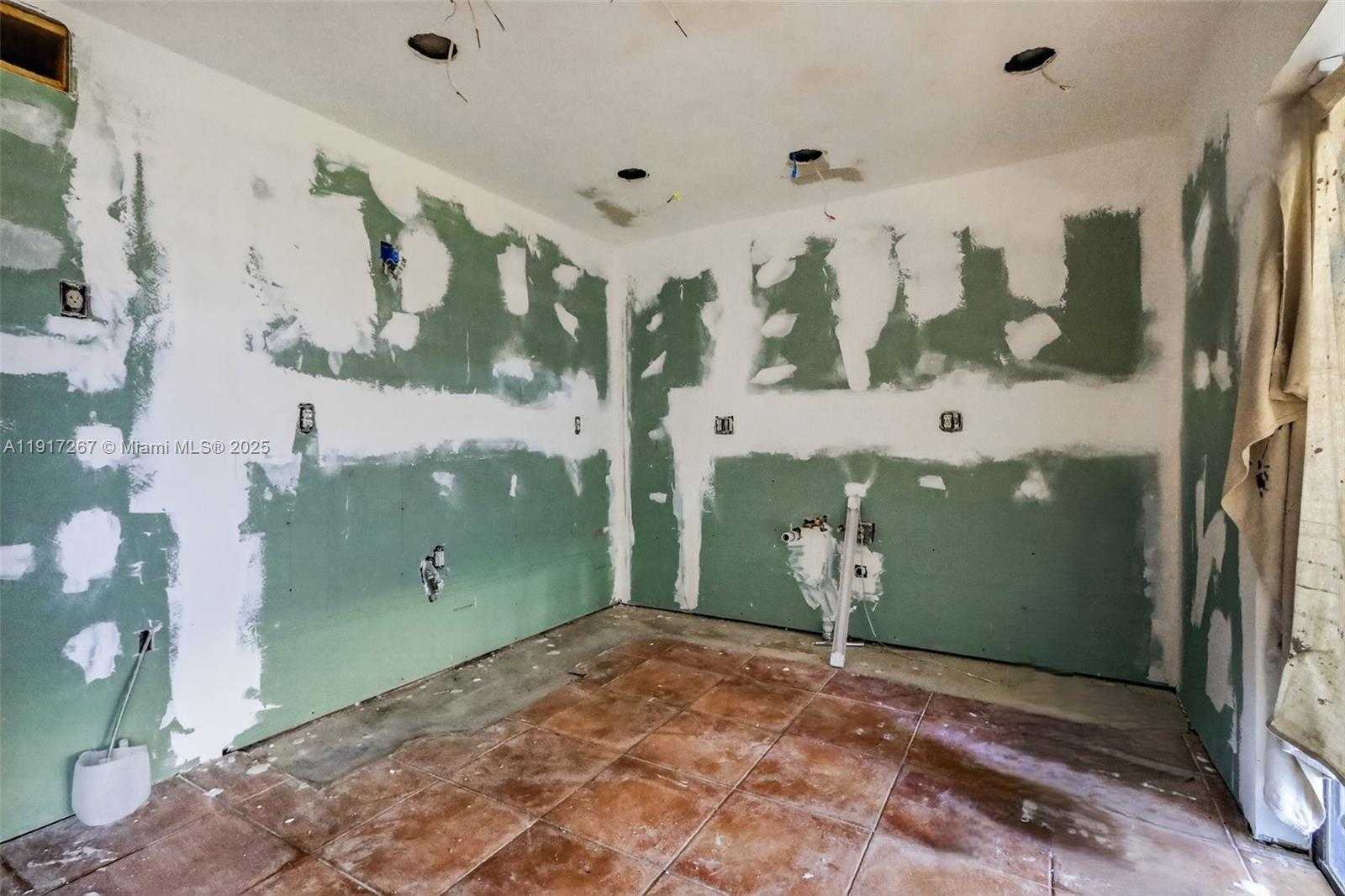 Small Image of 11053 SOUTH WEST 113TH PL, Miami Number 5