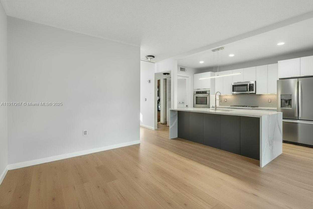 Small Image of 11053 SOUTH WEST 113TH PL, Miami Number 8