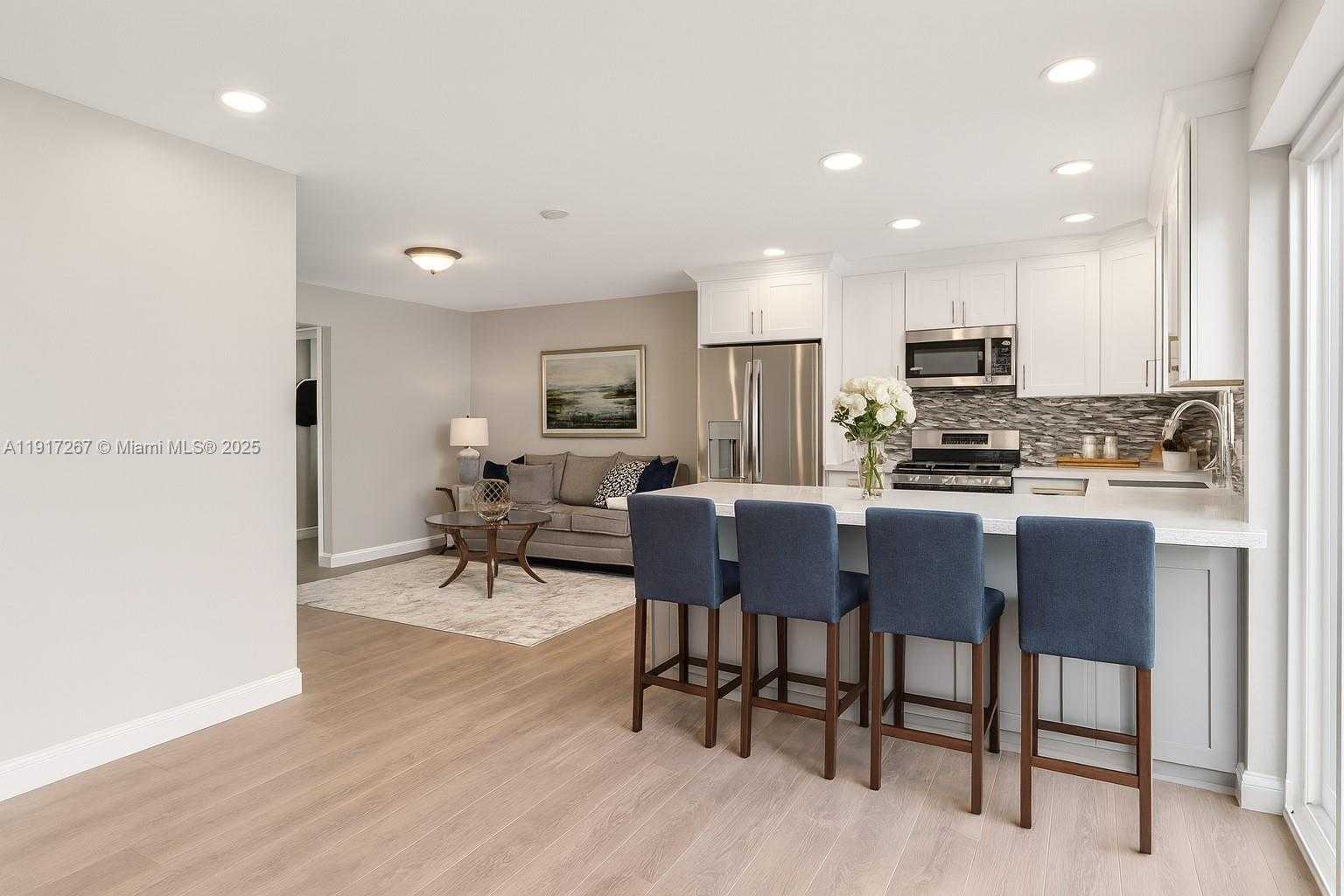 Small Image of 11053 SOUTH WEST 113TH PL, Miami Number 9