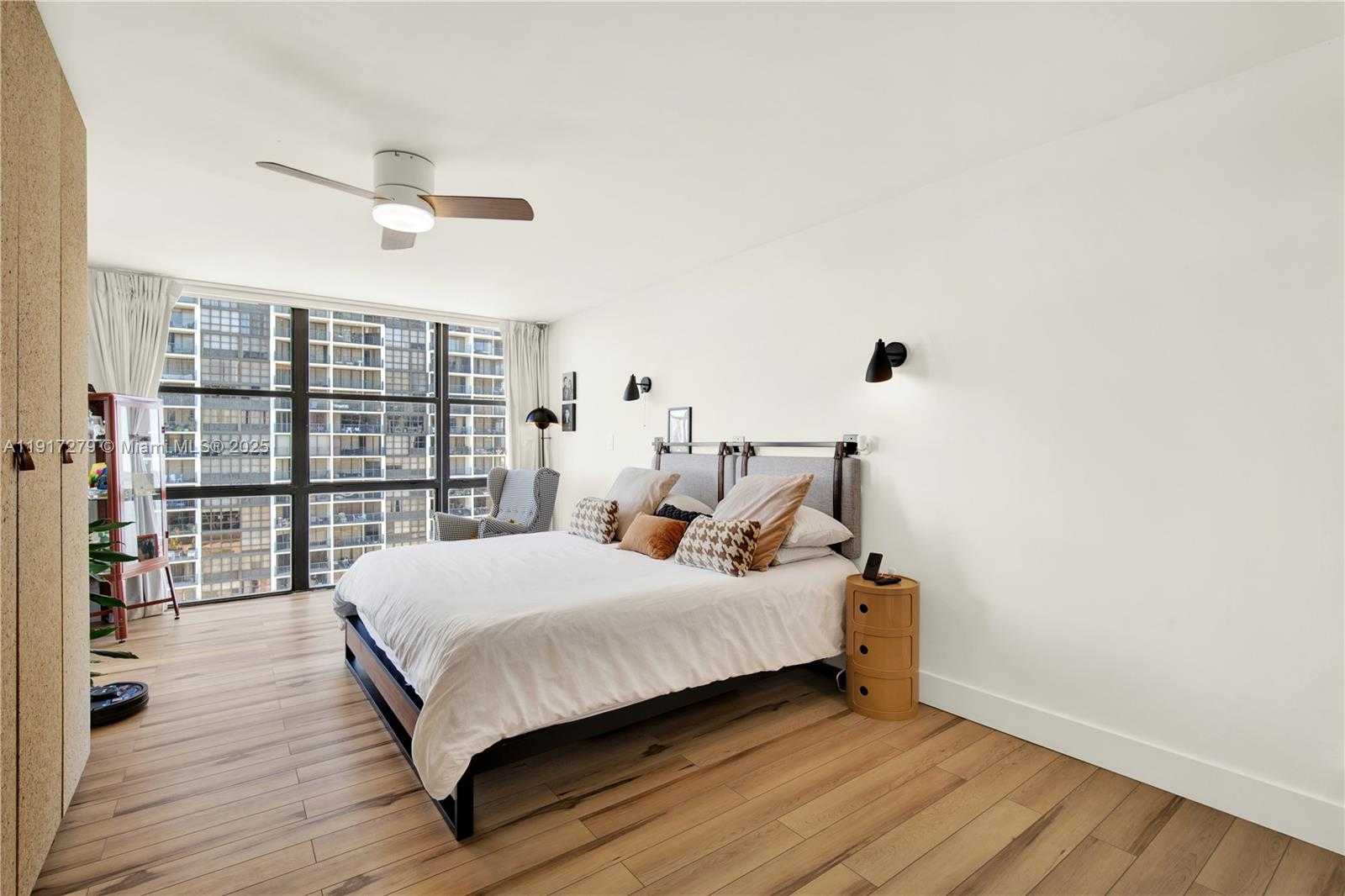 Small Image of 1915 BRICKELL AVE #C1101, Miami Number 21