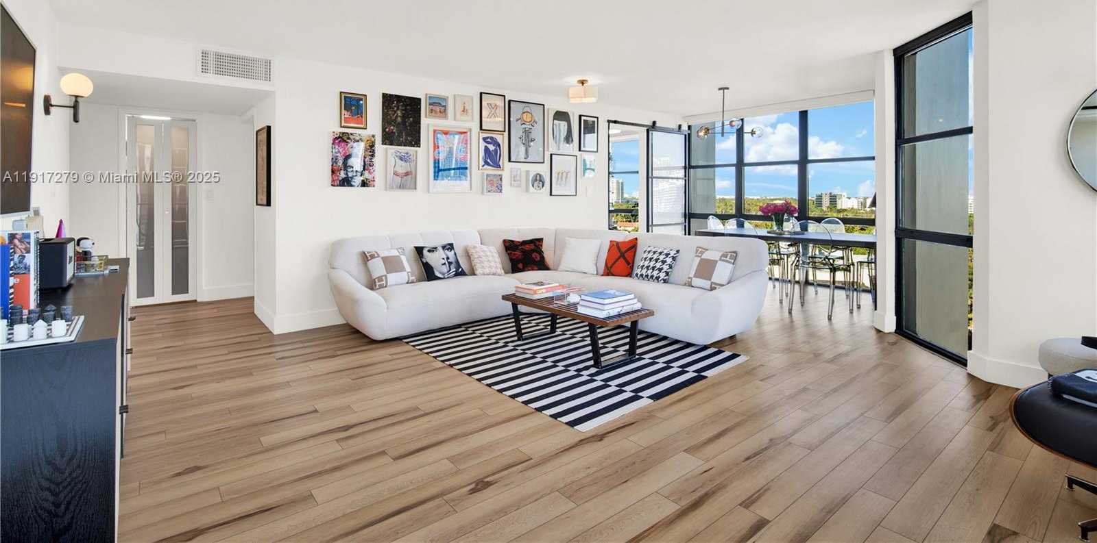 Small Image of 1915 BRICKELL AVE #C1101, Miami Number 4