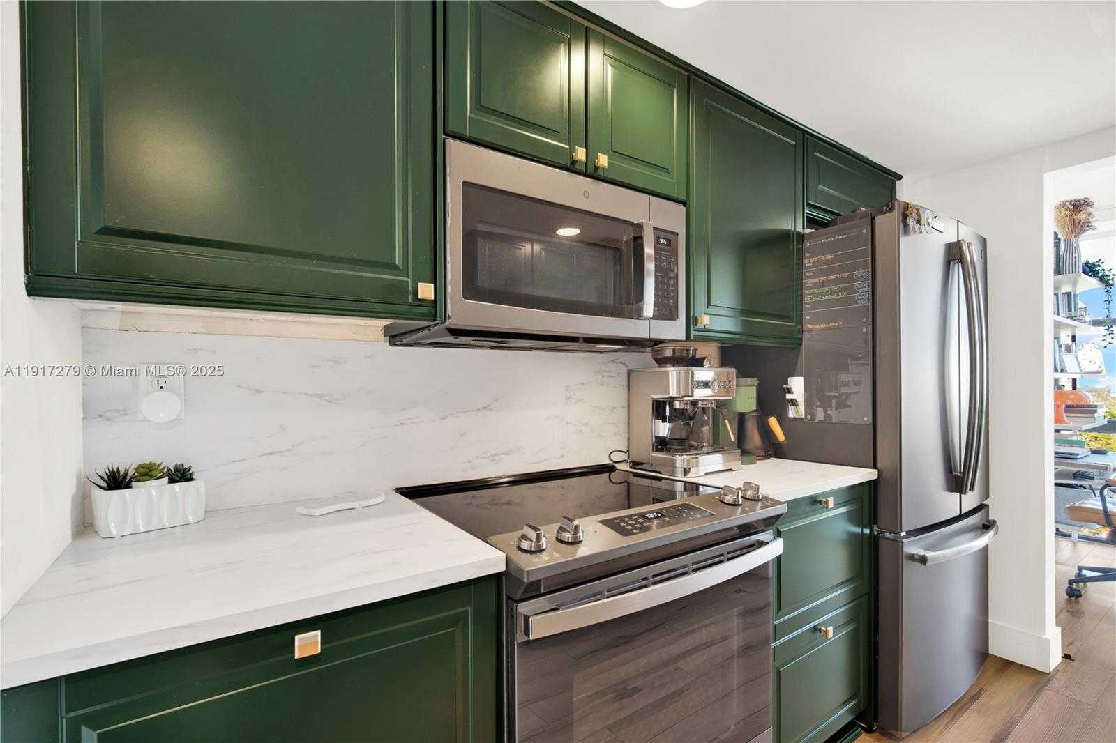 Small Image of 1915 BRICKELL AVE #C1101, Miami Number 7