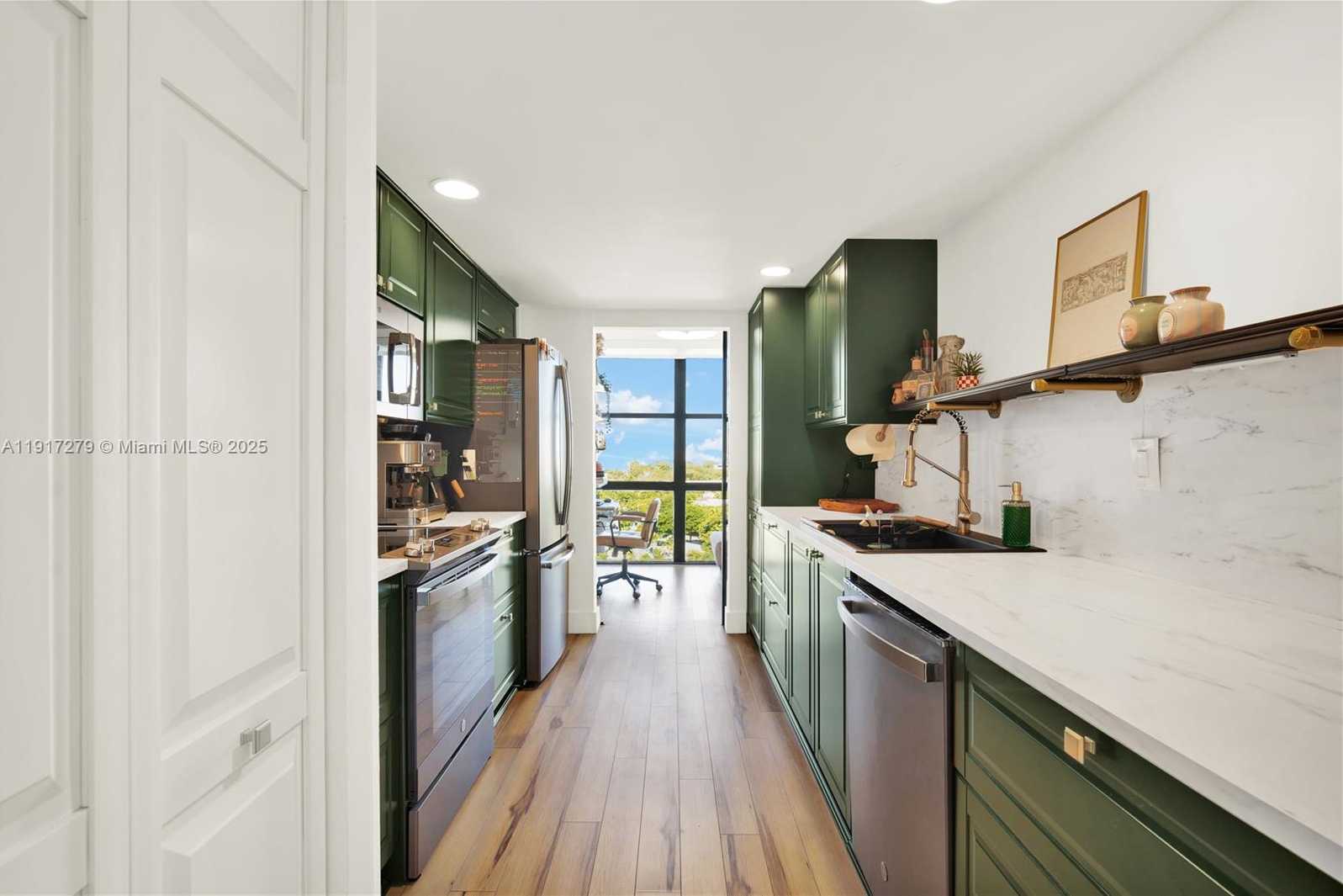 Small Image of 1915 BRICKELL AVE #C1101, Miami Number 8