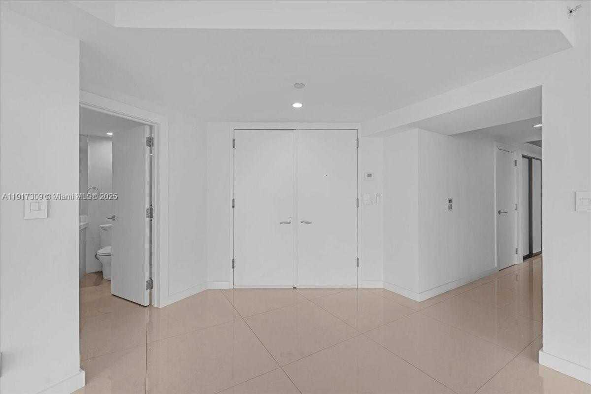 Small Image of 2127 BRICKELL AVE #1701, Miami Number 11