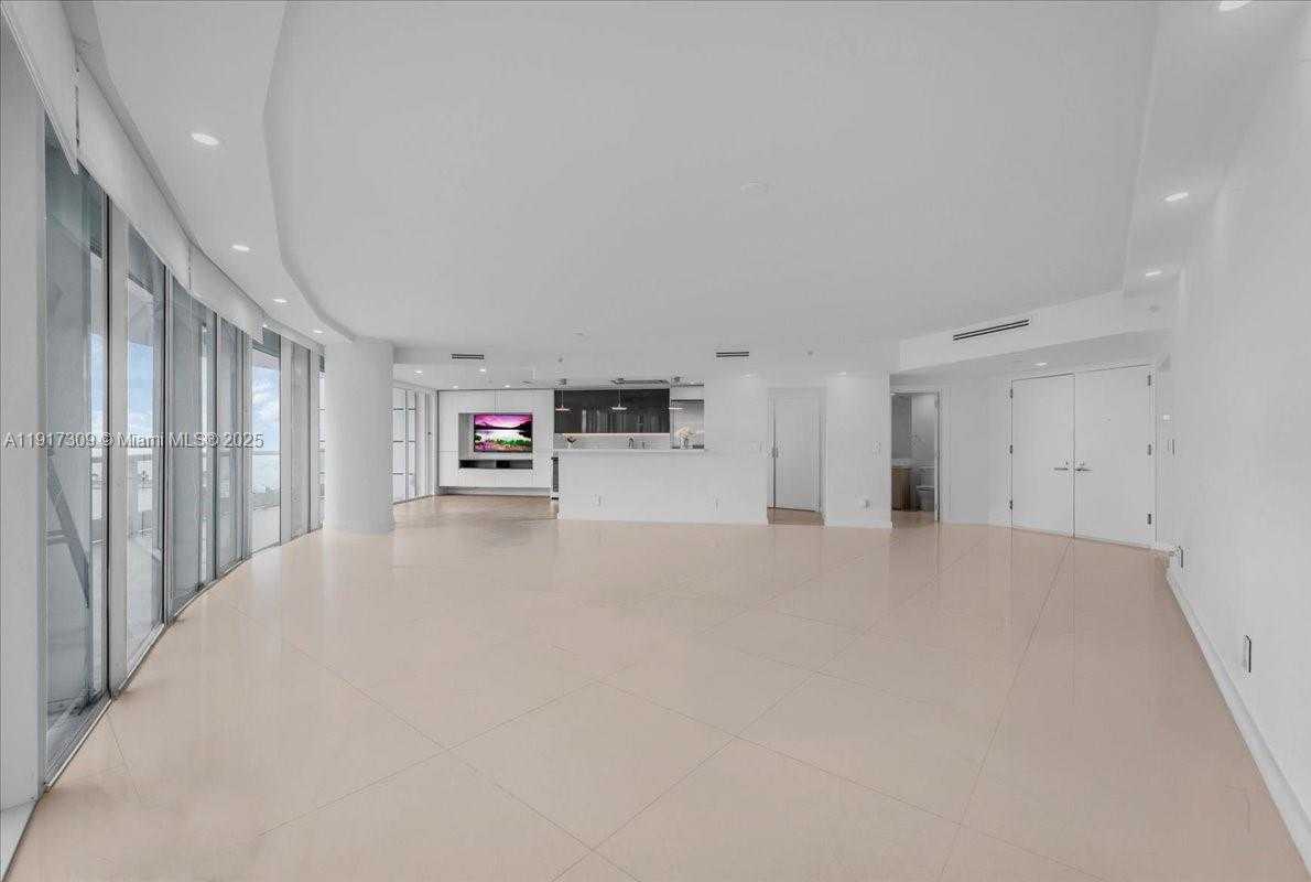 Small Image of 2127 BRICKELL AVE #1701, Miami Number 15