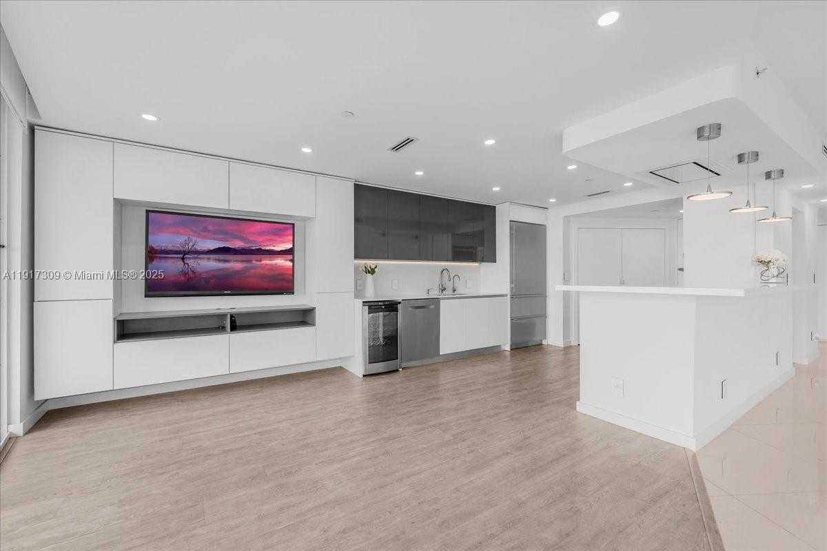 Small Image of 2127 BRICKELL AVE #1701, Miami Number 18