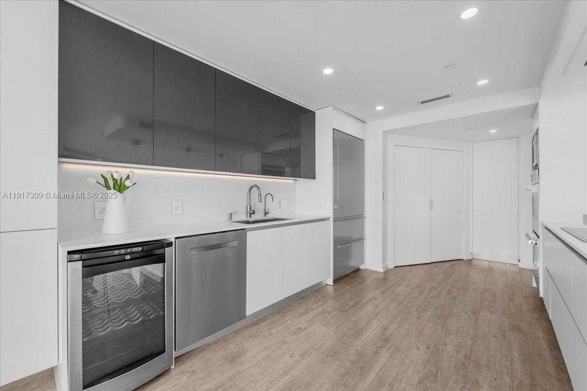 Small Image of 2127 BRICKELL AVE #1701, Miami Number 21