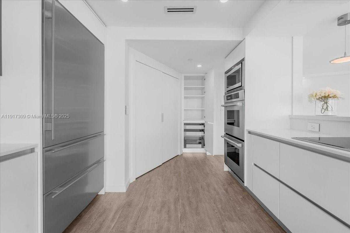 Small Image of 2127 BRICKELL AVE #1701, Miami Number 24