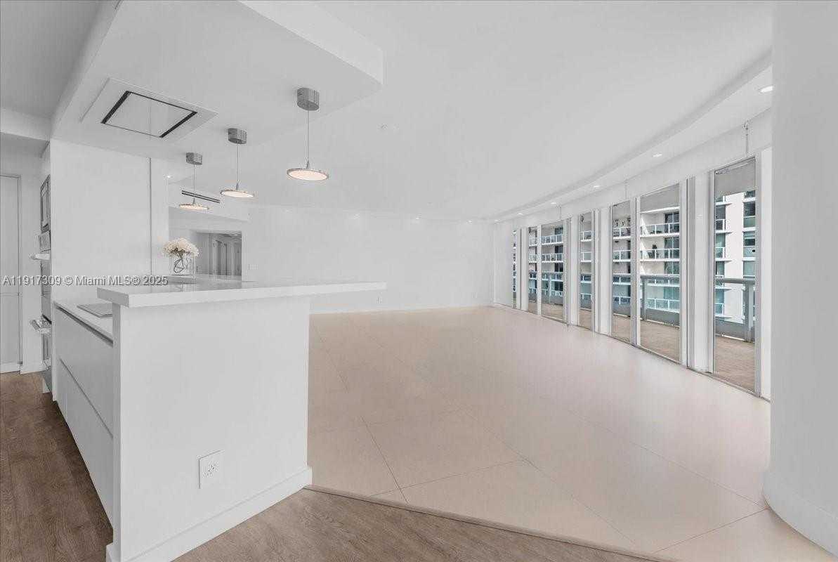 Small Image of 2127 BRICKELL AVE #1701, Miami Number 26