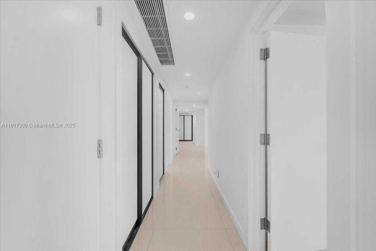 Small Image of 2127 BRICKELL AVE #1701, Miami Number 30