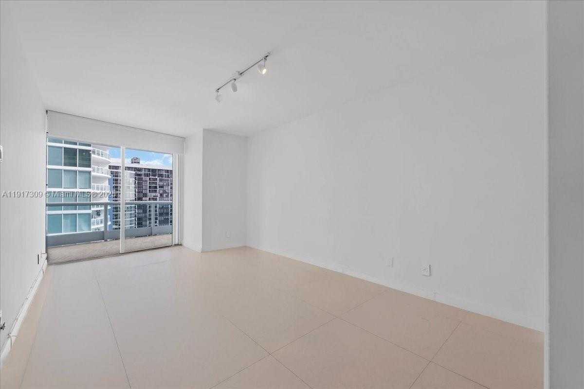 Small Image of 2127 BRICKELL AVE #1701, Miami Number 31
