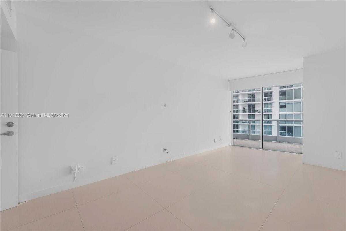 Small Image of 2127 BRICKELL AVE #1701, Miami Number 33