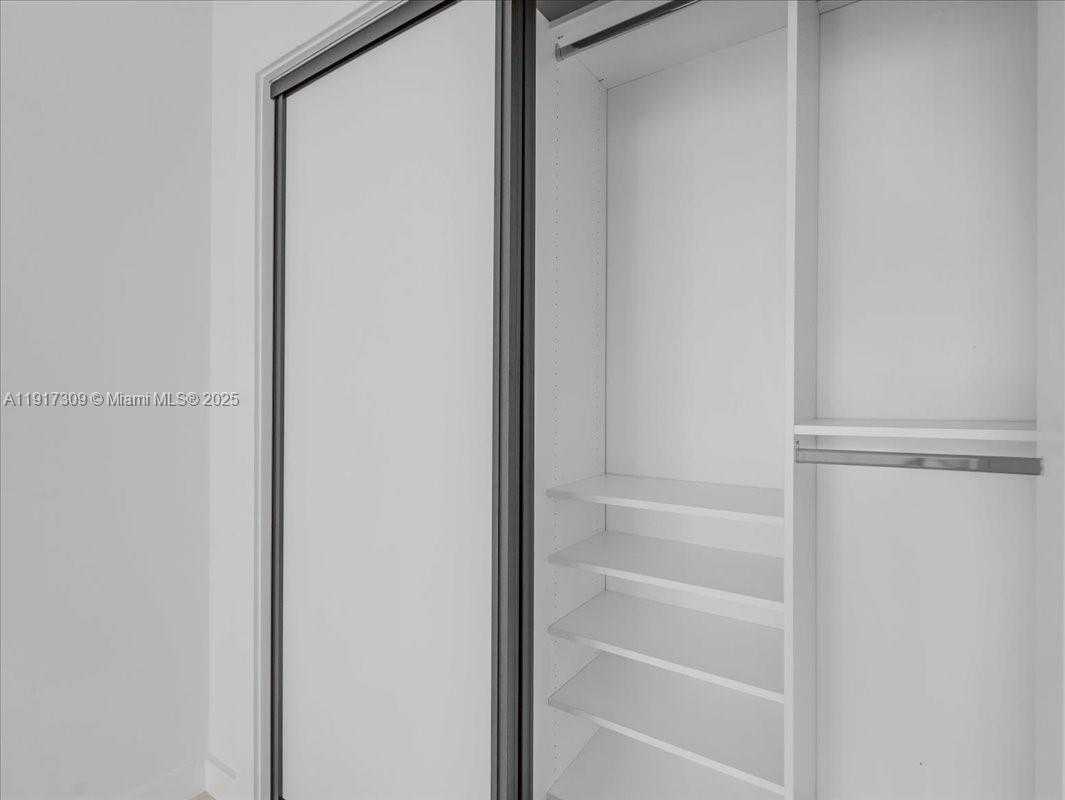 Small Image of 2127 BRICKELL AVE #1701, Miami Number 44