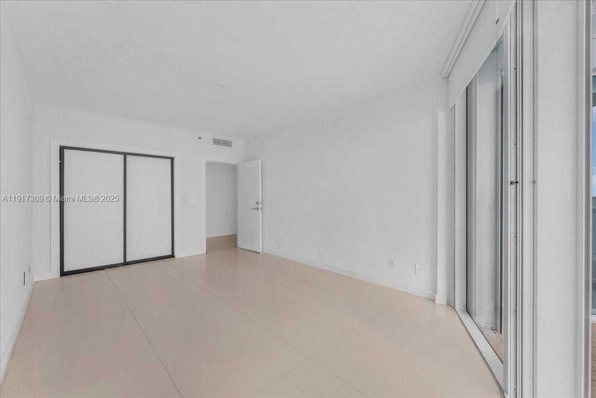 Small Image of 2127 BRICKELL AVE #1701, Miami Number 47