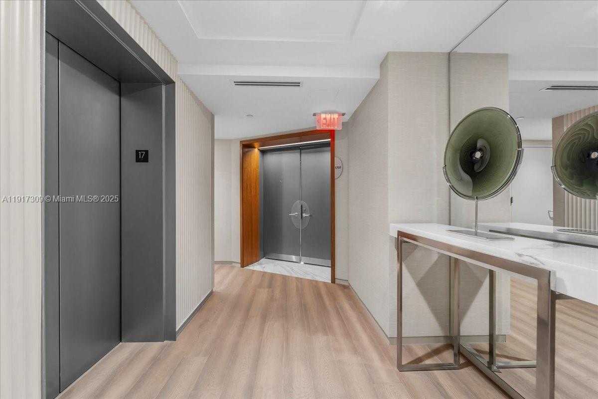 Small Image of 2127 BRICKELL AVE #1701, Miami Number 5