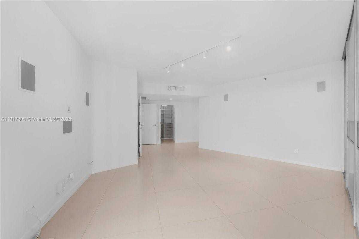 Small Image of 2127 BRICKELL AVE #1701, Miami Number 56