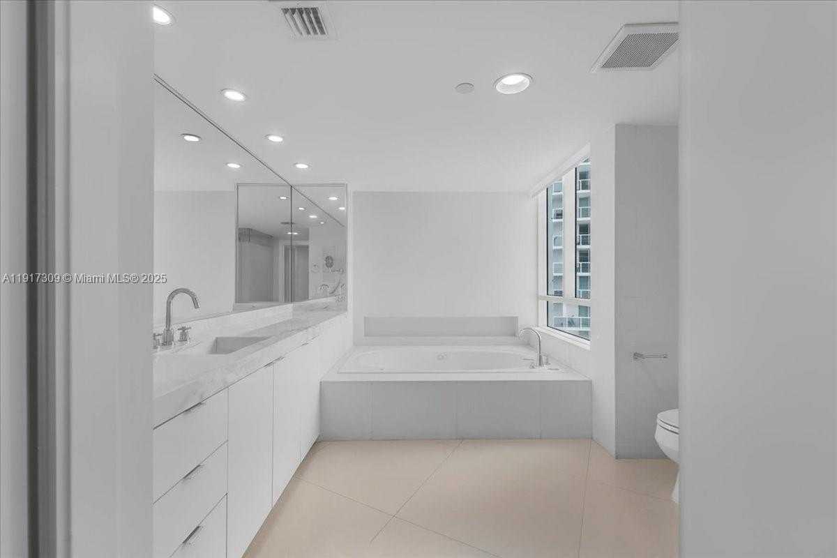 Small Image of 2127 BRICKELL AVE #1701, Miami Number 65