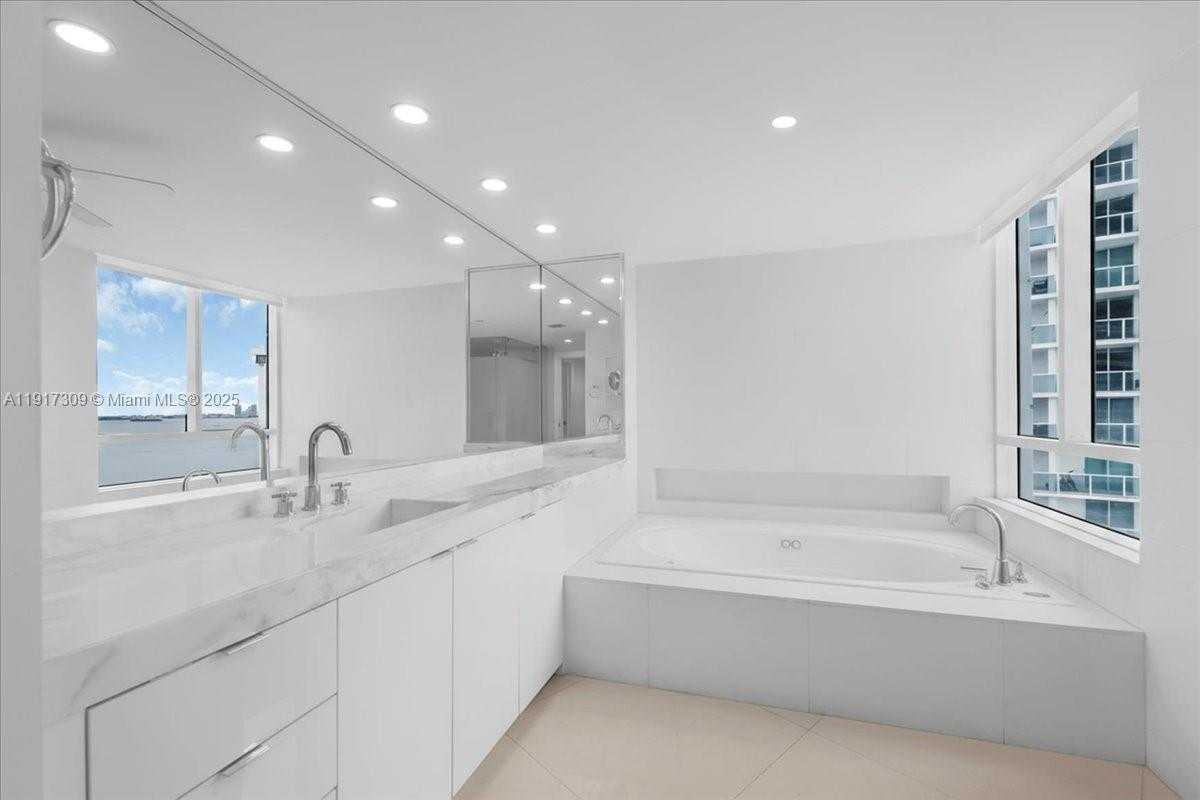 Small Image of 2127 BRICKELL AVE #1701, Miami Number 67