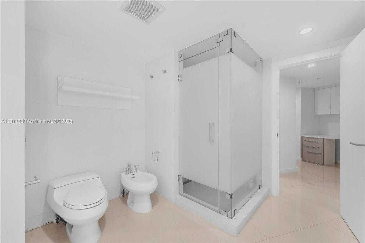 Small Image of 2127 BRICKELL AVE #1701, Miami Number 69