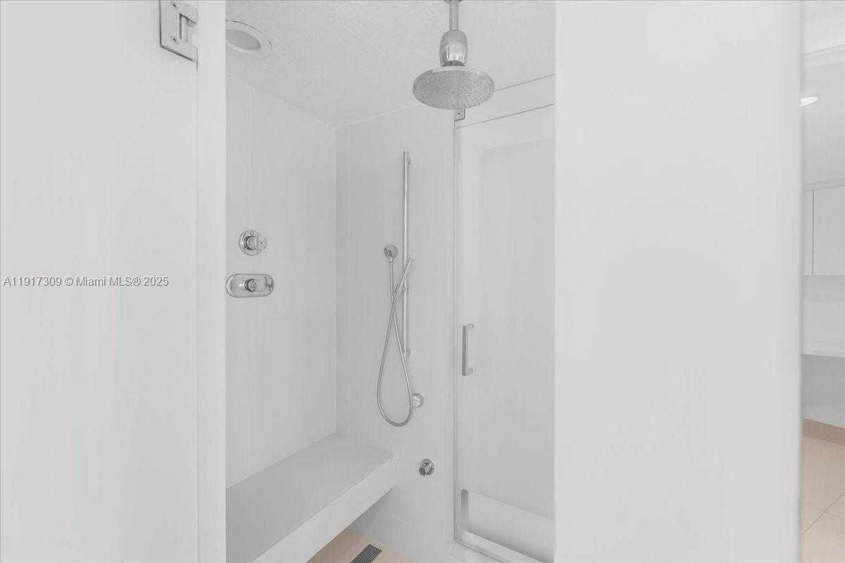 Small Image of 2127 BRICKELL AVE #1701, Miami Number 70