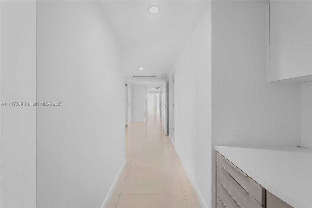 Small Image of 2127 BRICKELL AVE #1701, Miami Number 74