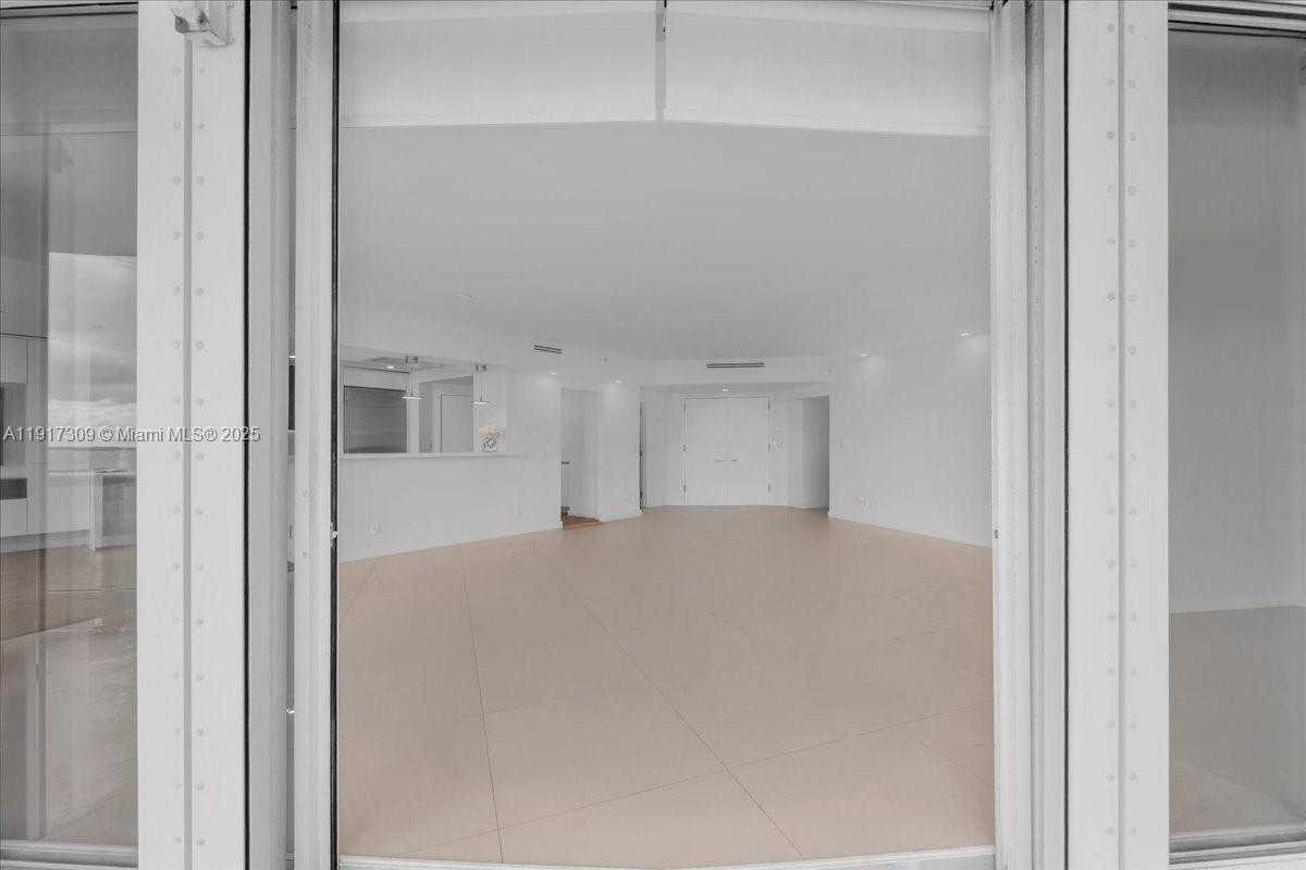 Small Image of 2127 BRICKELL AVE #1701, Miami Number 76