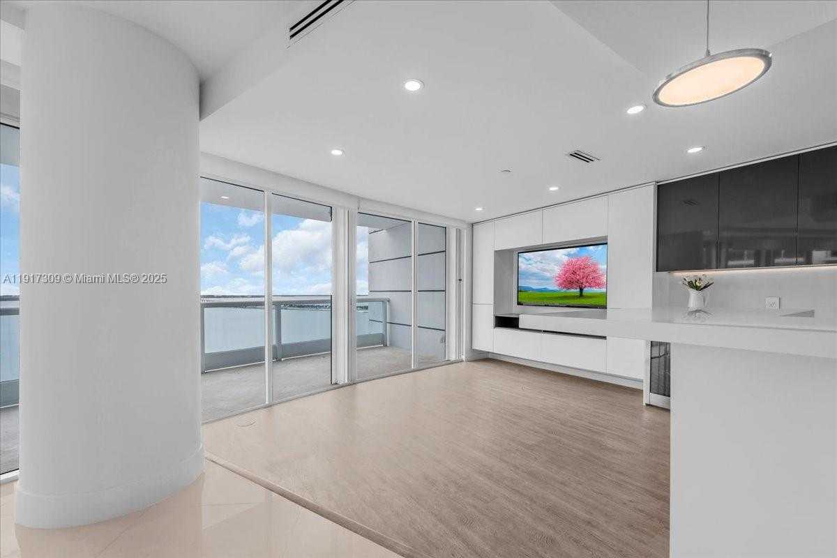 Small Image of 2127 BRICKELL AVE #1701, Miami Number 8