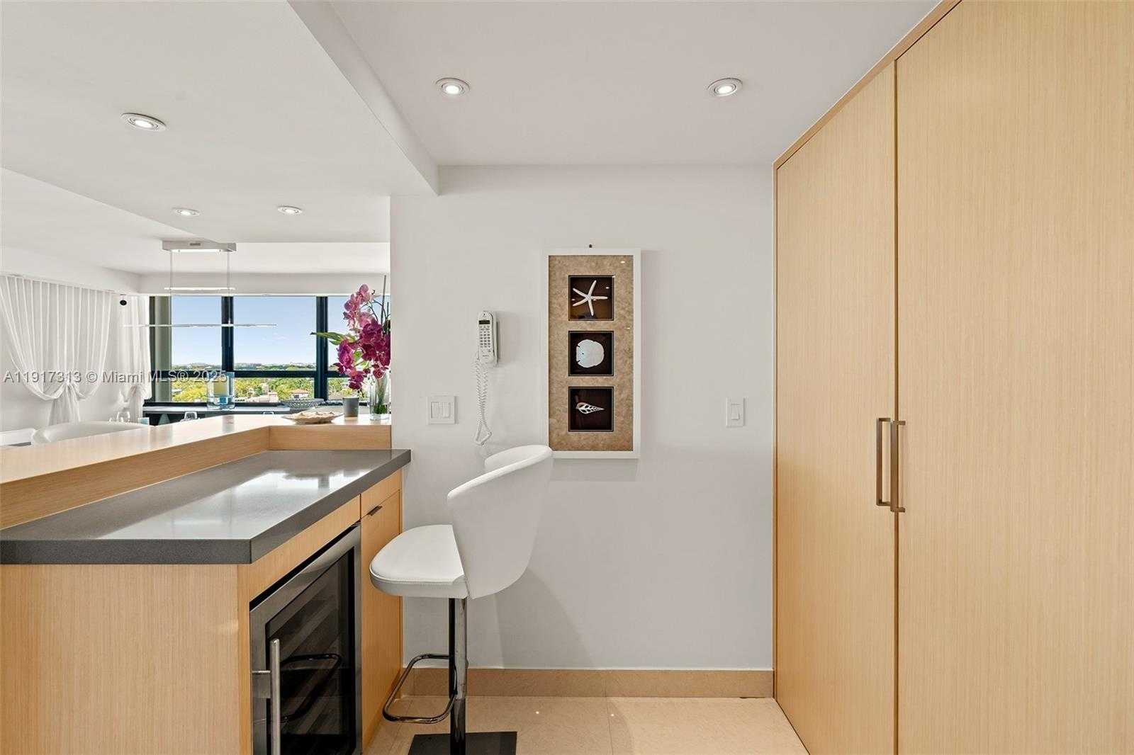 Small Image of 1 GROVE ISLE DR #A910, Miami Number 17