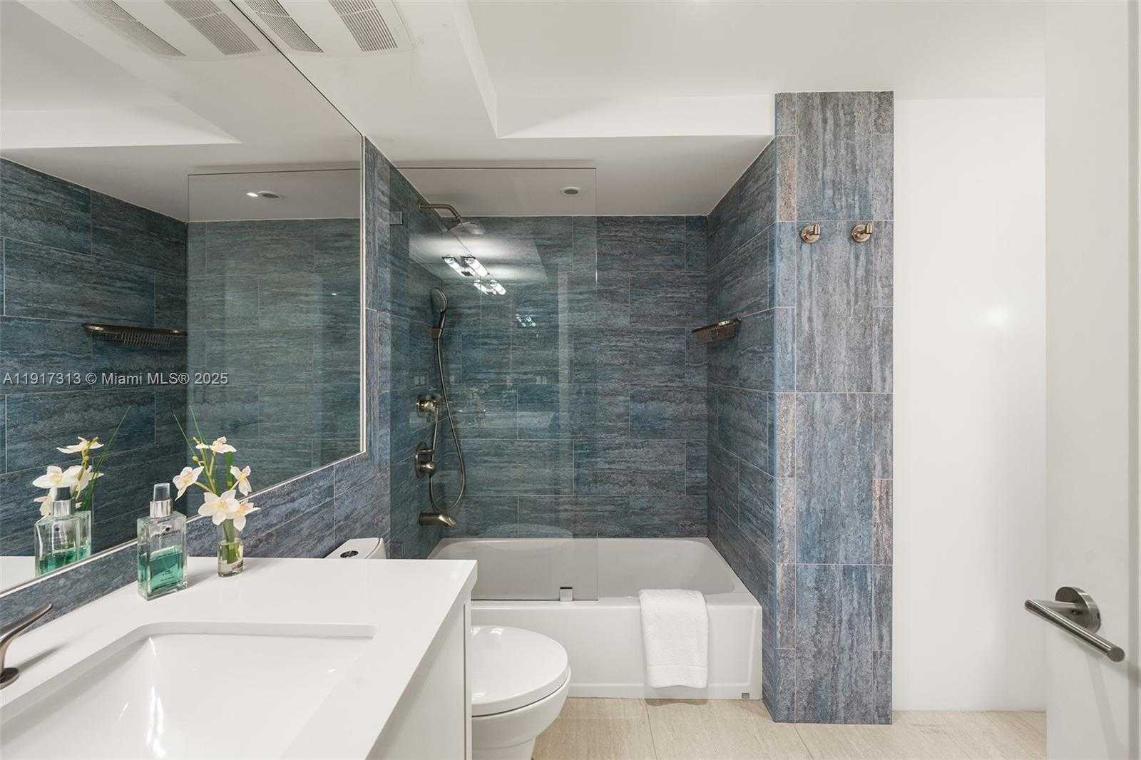 Small Image of 1 GROVE ISLE DR #A910, Miami Number 25