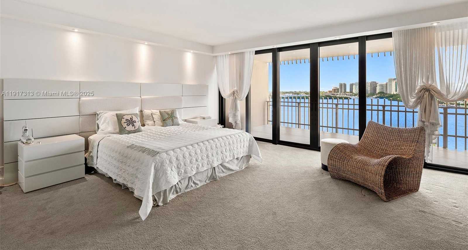 Small Image of 1 GROVE ISLE DR #A910, Miami Number 30