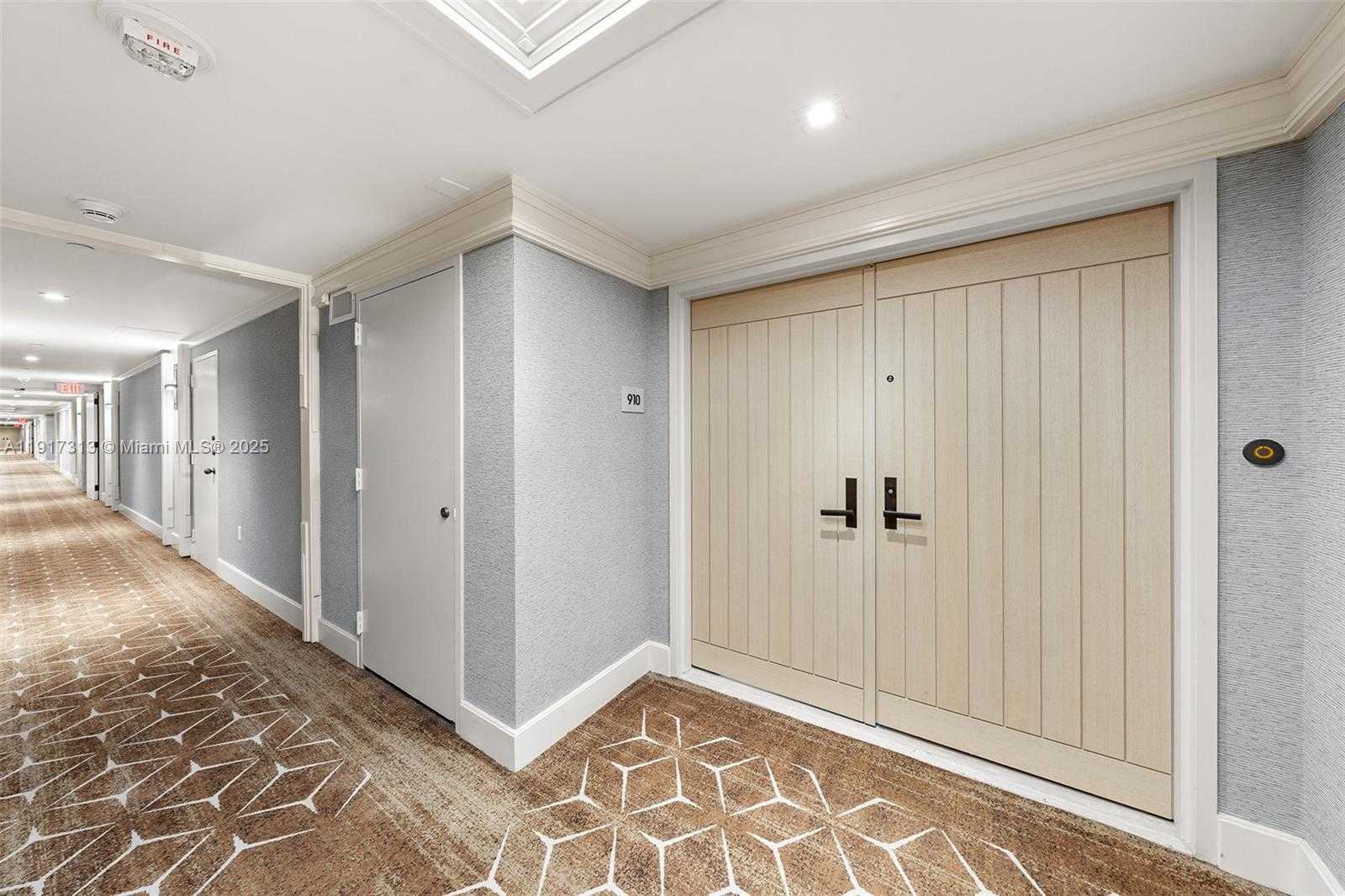 Small Image of 1 GROVE ISLE DR #A910, Miami Number 4