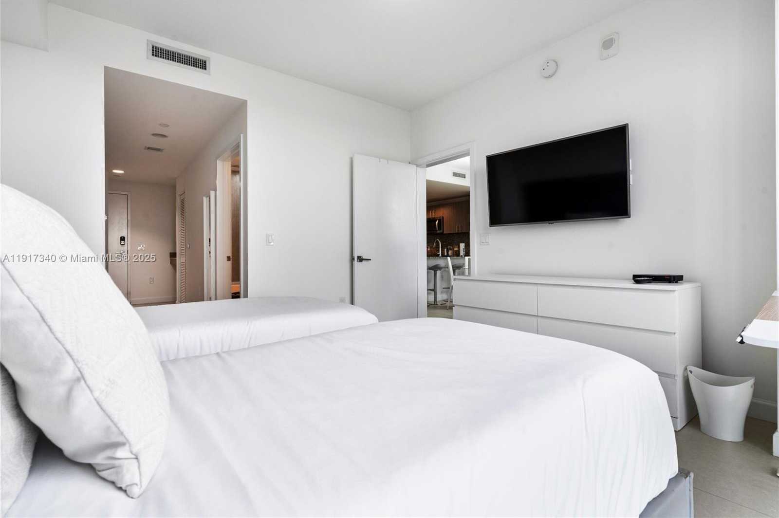 Small Image of 5350 NORTH WEST 84TH AVE #909, Doral Number 26