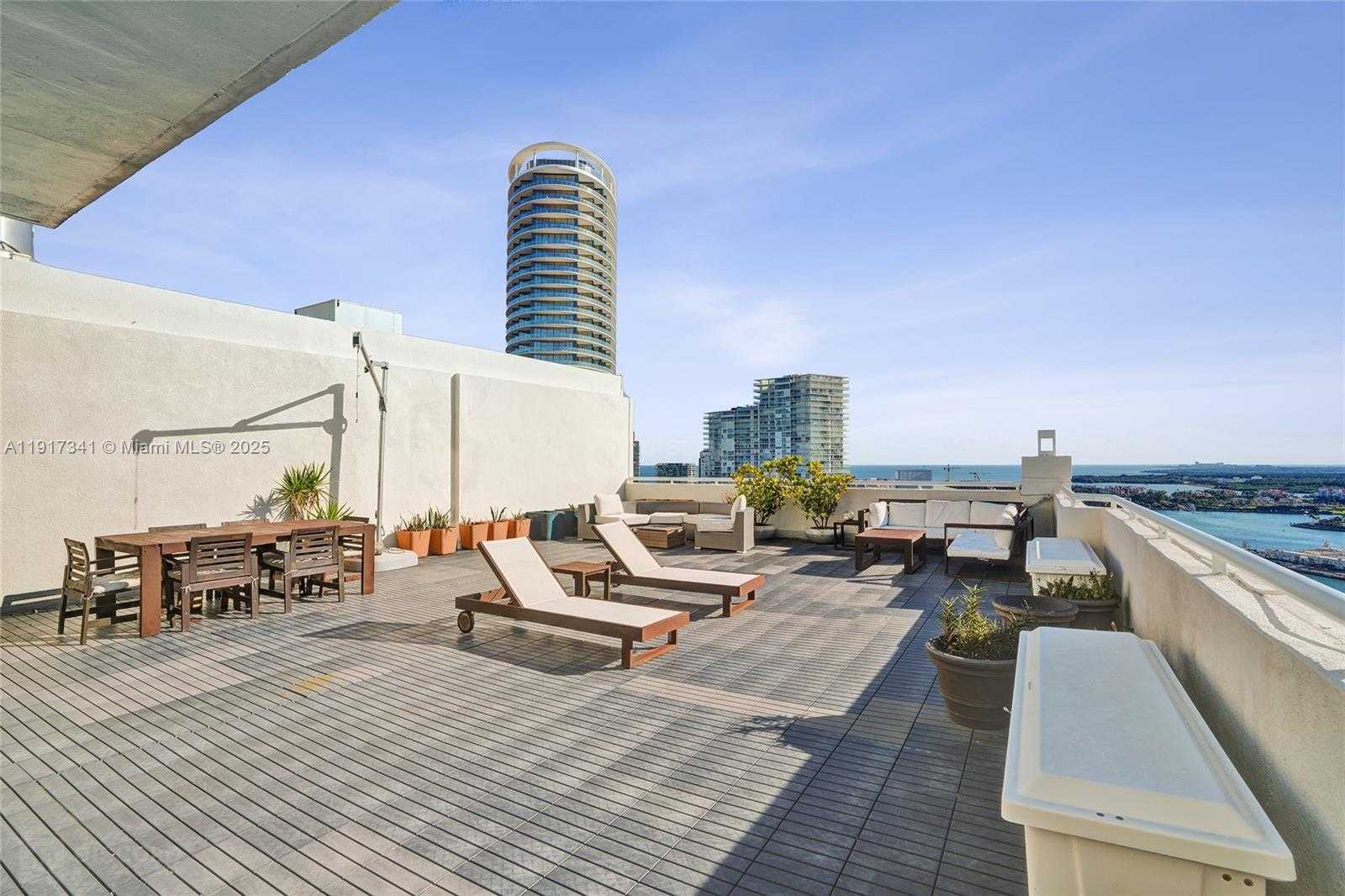 Small Image of 650 WEST AVE #PH01, Miami Beach Number 16