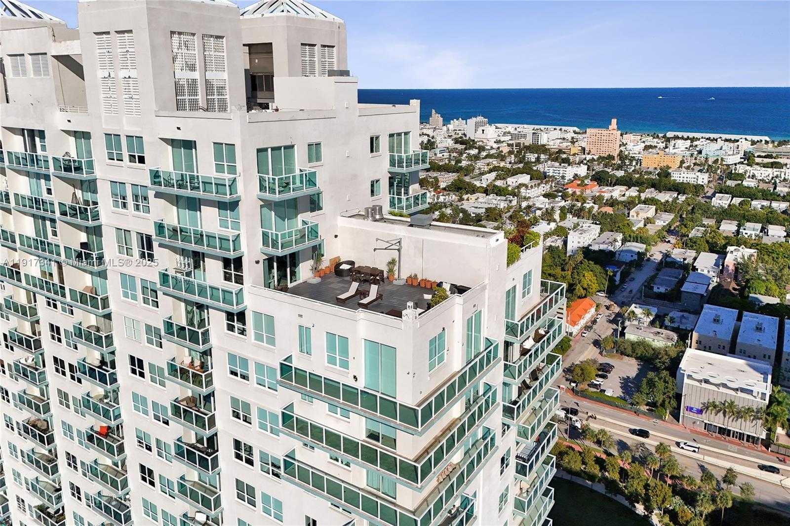 Small Image of 650 WEST AVE #PH01, Miami Beach Number 18