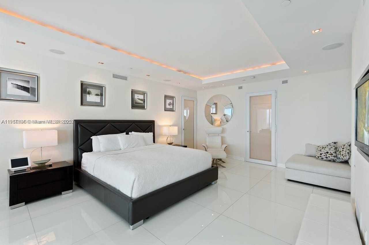 Small Image of 1040 BISCAYNE BLVD #4403, Miami Number 18