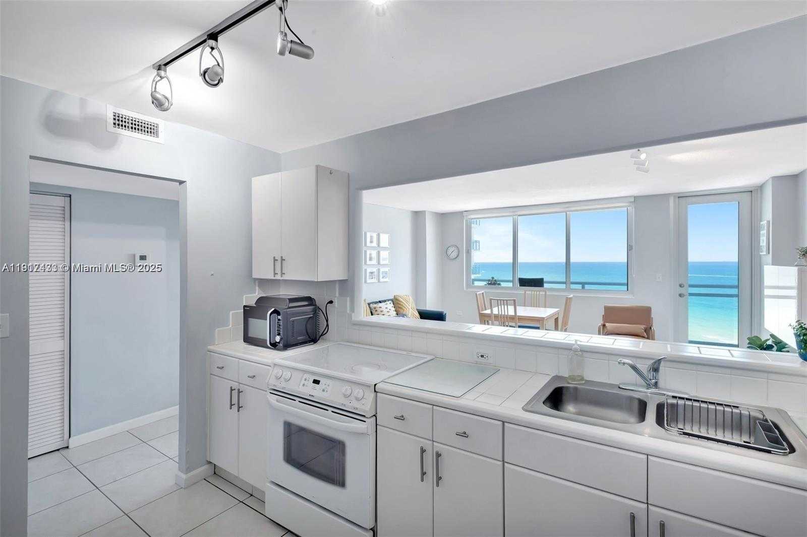 Small Image of 7135 COLLINS AVE #1614, Miami Beach Number 12