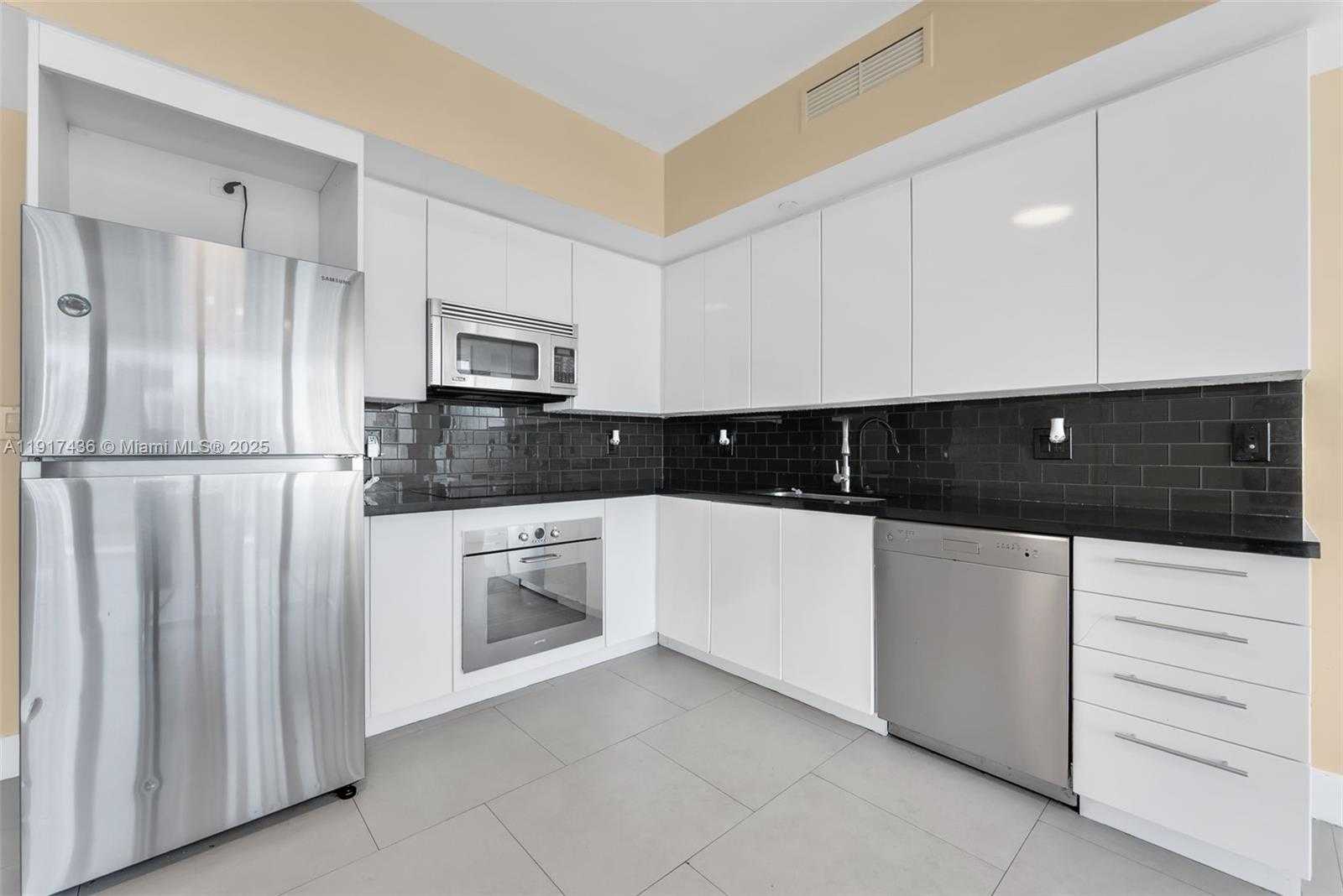 Small Image of 92 SOUTH WEST 3RD ST #3611, Miami Number 6