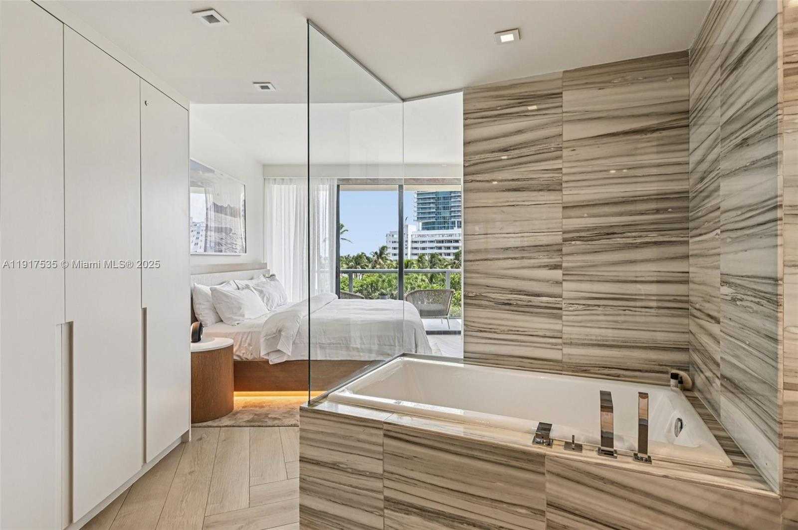 Small Image of 2201 COLLINS AVE #401, Miami Beach Number 15