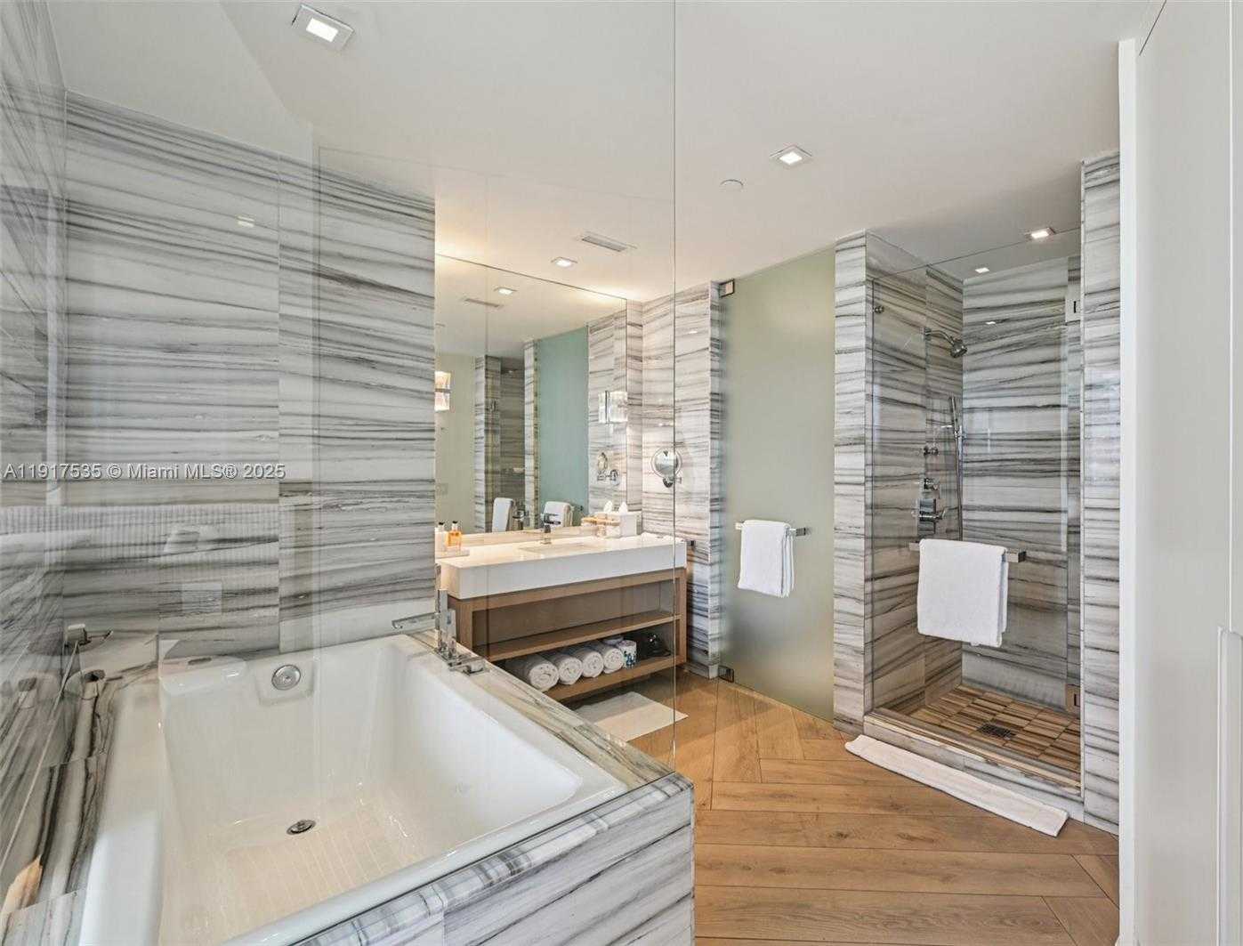 Small Image of 2201 COLLINS AVE #401, Miami Beach Number 16