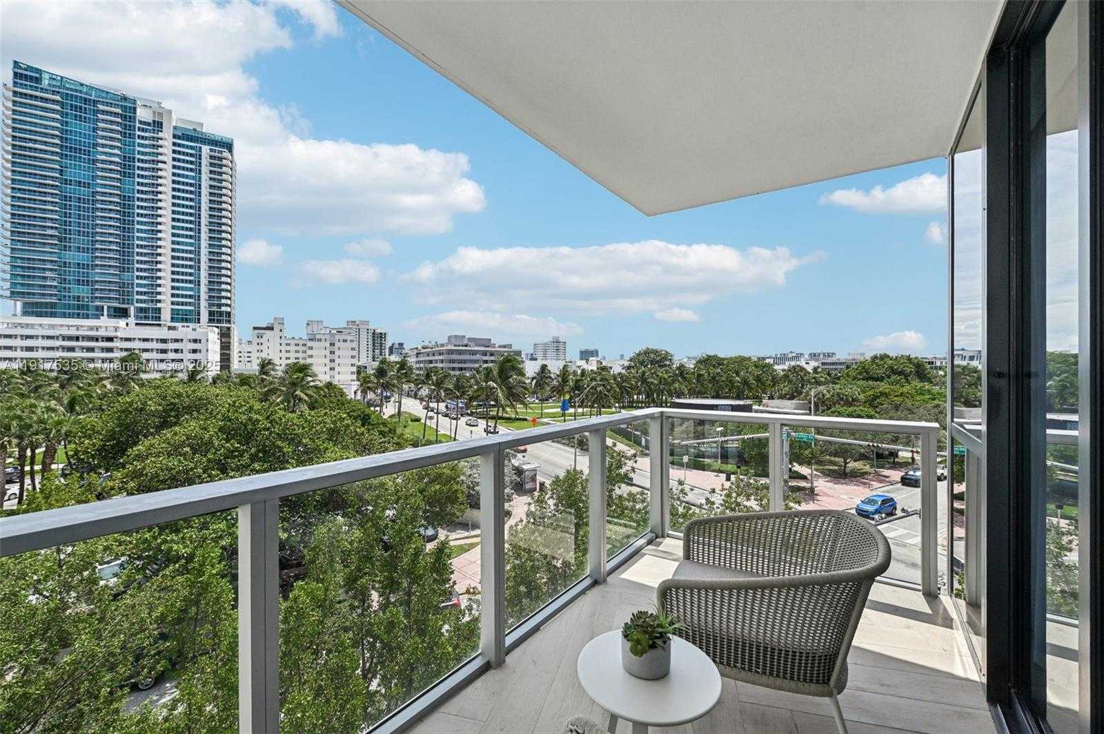 Small Image of 2201 COLLINS AVE #401, Miami Beach Number 21