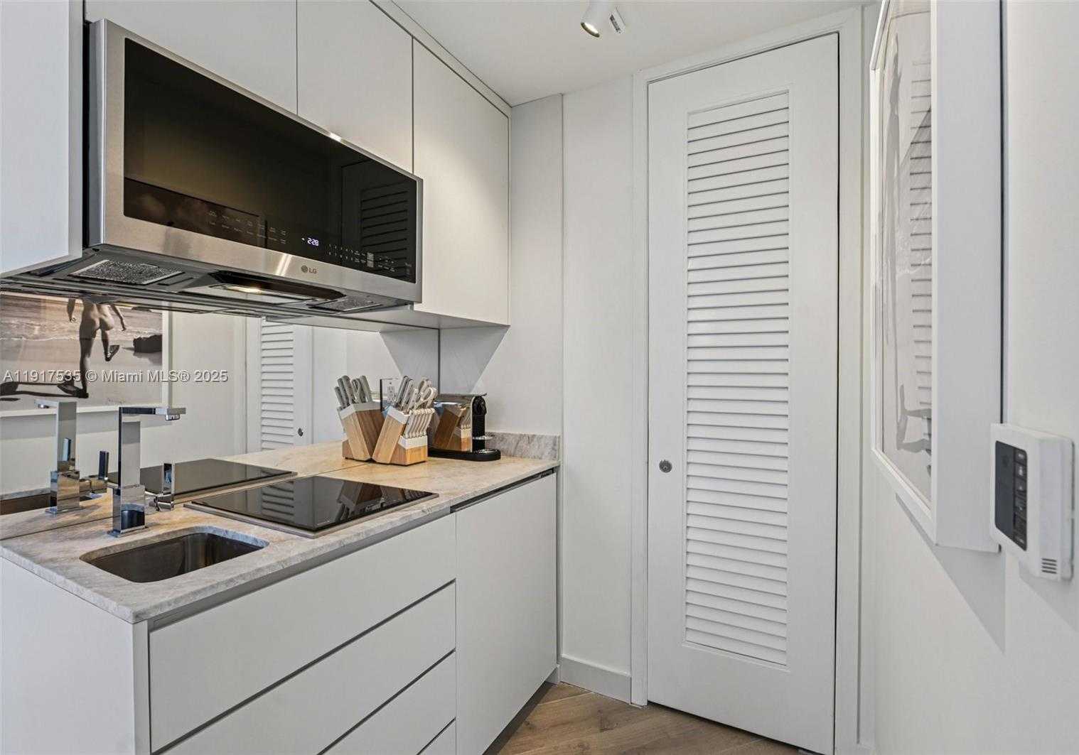 Small Image of 2201 COLLINS AVE #401, Miami Beach Number 7