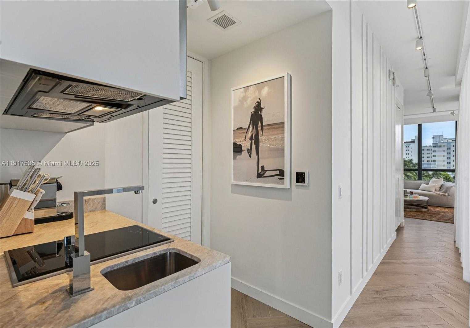 Small Image of 2201 COLLINS AVE #401, Miami Beach Number 8