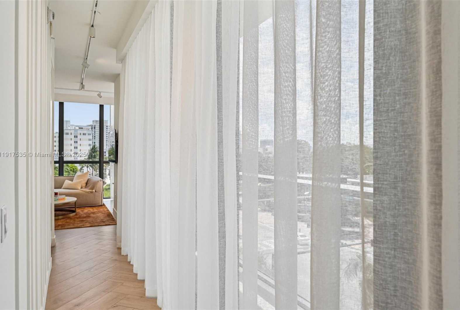 Small Image of 2201 COLLINS AVE #401, Miami Beach Number 9